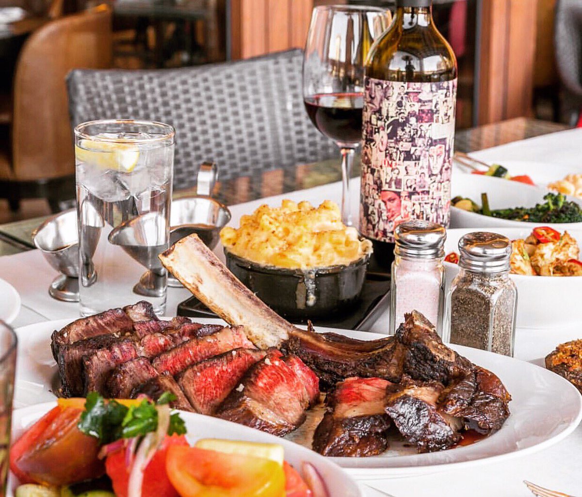 Worth the trip, off the strip 🥩 by the @latimes 🗞 How do you like your steak⁉️ @echoandrig