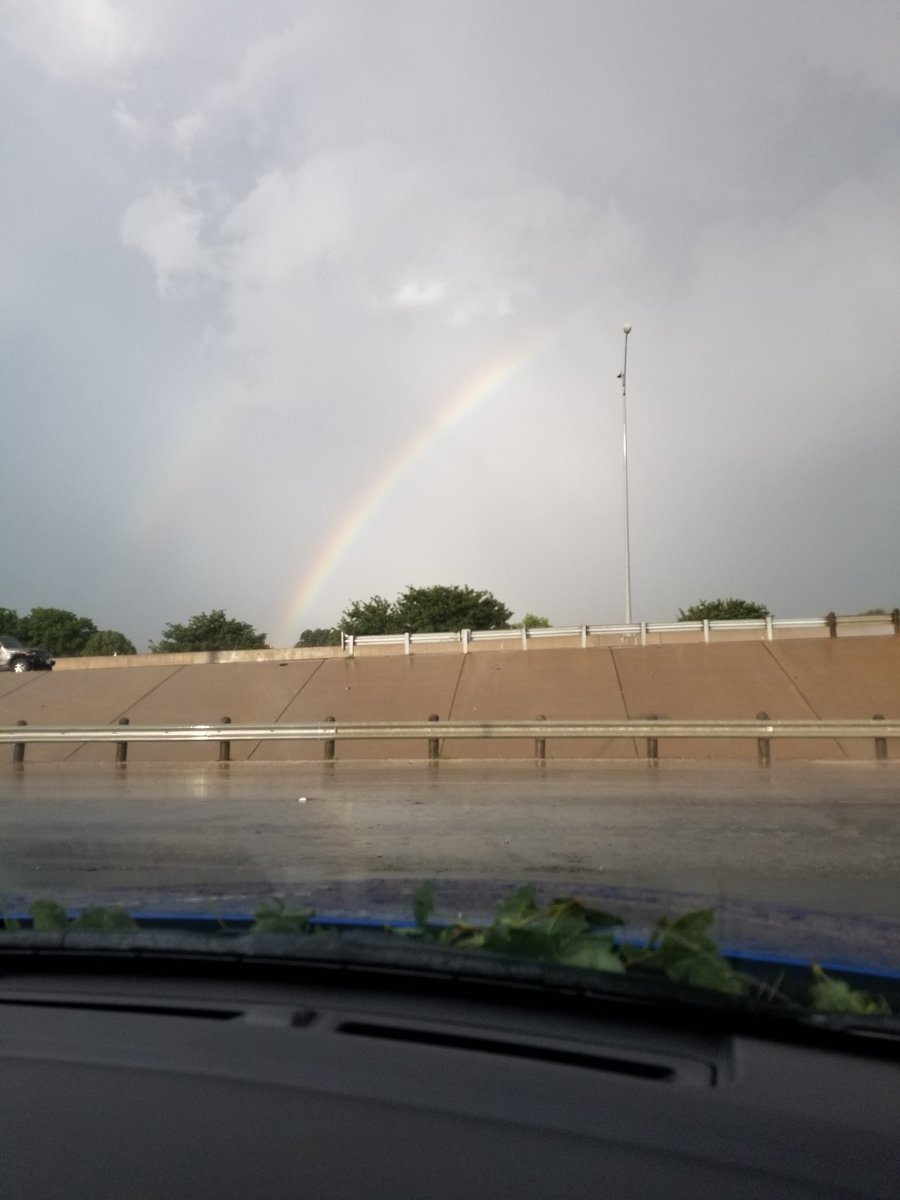 thekarenmichael's tweet photo. And now, a rainbow... https://t.co/3DRCBnzkAH