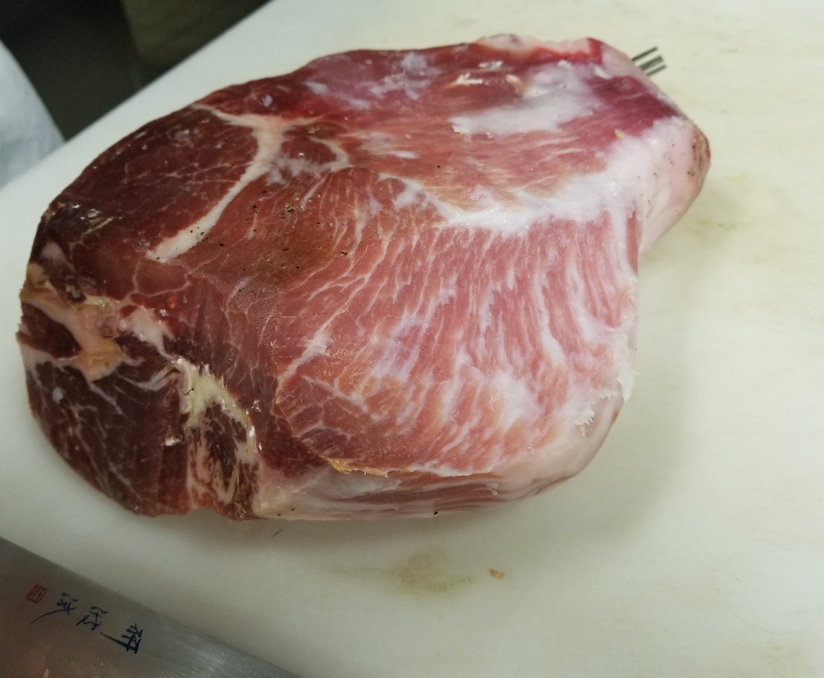 BowtieButcher's tweet photo. 12-month dry aged prosciutto. Shout out to @FarmFieldTable for the amazing pork and to @brianpolcyn and @FCCochenza for the inspiration.
#eatmorepork #praisethelard
#michiganfood #eatlocal #heritagepork #prosciutto #dryaged #pork #salumi #charcuterie #saltcured #localbutcher https://t.co/LibU1gIzTo