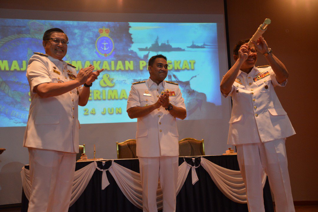 Majlis Pemakaian Pangkat dan Serah Terima Tugas Panglima Pendidikan dan Latihan TLDM disempurnakan oleh YBhg PTL 24 Jun 19.
#tahniah
#streetlining

<a href="/reza_azeranil63/">reza</a> <a href="/ArisAdiTanBinA1/">Aris Adi Tan Abdullah</a>  <a href="/imtkhalid/">Khalid bin Jaafar</a> <a href="/myagrosli/">Rosli Abd Ghani</a> <a href="/tldm_rasmi/">Royal Malaysian Navy</a>