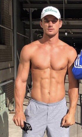thebachelormvp's tweet photo. MY FINAL FOUR🤩😋💦 #theBachelorette https://t.co/eQ6ir5eLr6