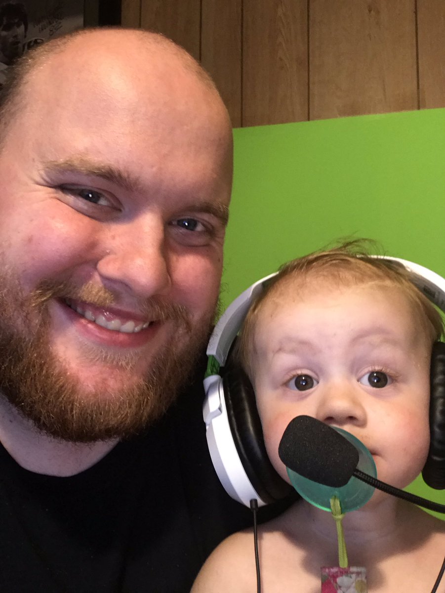 ThePlatinumleaf's tweet photo. About to be live (not with this cutie though! 😅) Let’s see how many people will be slain by Falkros the Imperial Warrior!!
.
.
.
.
#dadlife #Facebook #FacebookLive #facebookgaming #FacebookGaming #GamingLife #platinumleafgaming #Skyrim #metagg #Xbox https://t.co/fV6xsYtb4M