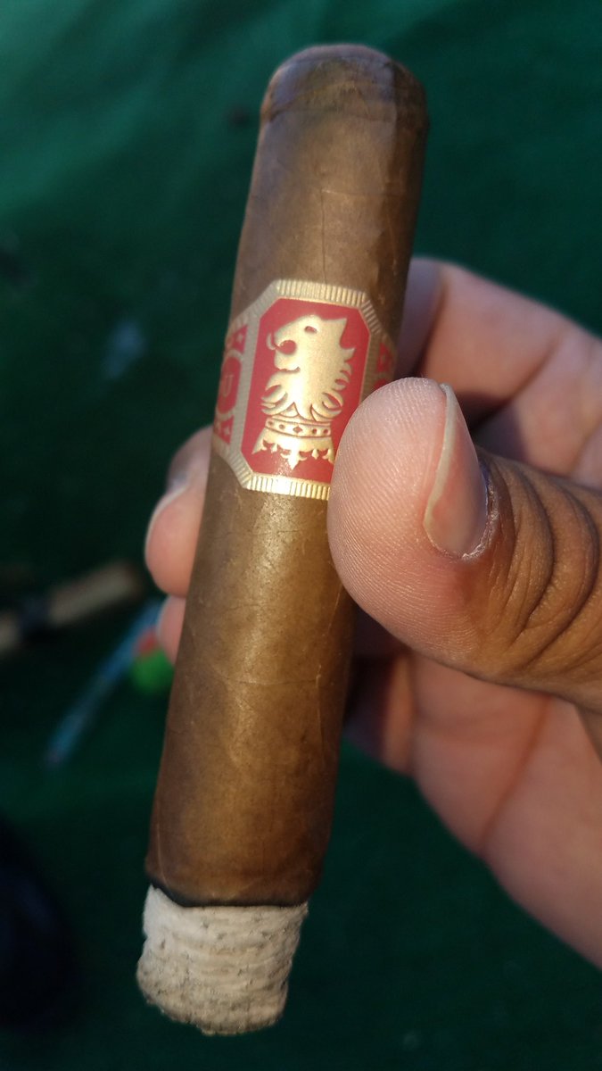 PuffSmokeNAsh's tweet photo. These @drewestatecigar are frekkin 💥💣💣💨💨👌👀 luv em ✔💯 @UncleMax313 @writercimasuda @CigarChairman @RobbieM93927968 @NathanCaliendo @ChacocII @Constan70997526 @keepmovin2019 @0iD @AirMunro @alexmacosta @MikeyGio85 @sacredsmokes https://t.co/ELN317pt8e