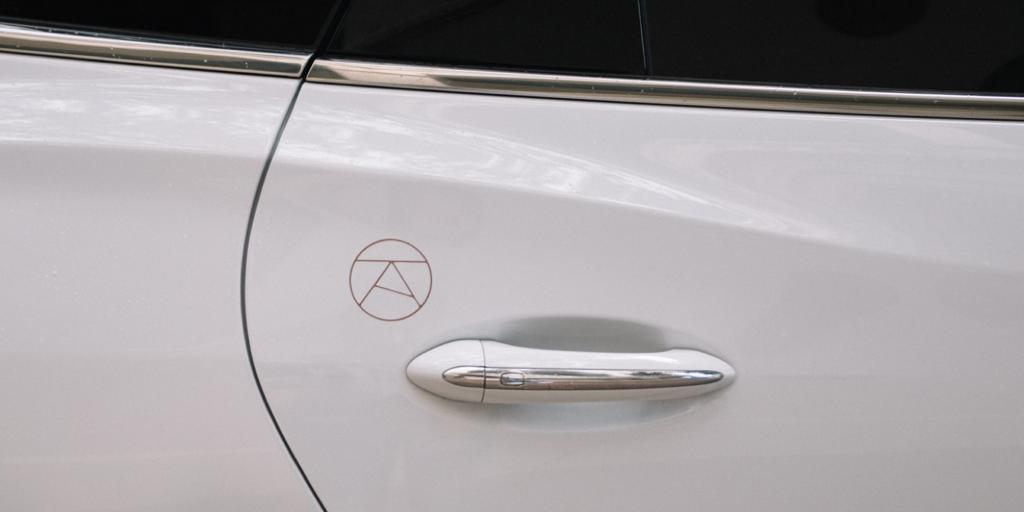 frogdesign's tweet image. Alto&apos;s in town and we couldn&apos;t be more excited! Will Coleman, CEO of @RideAlto stops by #frogSF to share with #frog50 guests how the company partnered with frog to transform the transportation experience. #SFDesignWeek #SFDW