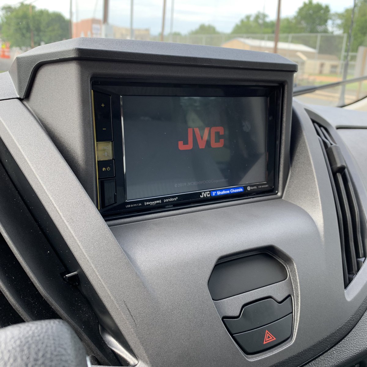 MetJoeAutoElect's tweet image. Installed a @JVCMobile head unit with Apple CarPlay and a @MetraElectronic OEM-style backup camera in a 2015 @ford Transit.