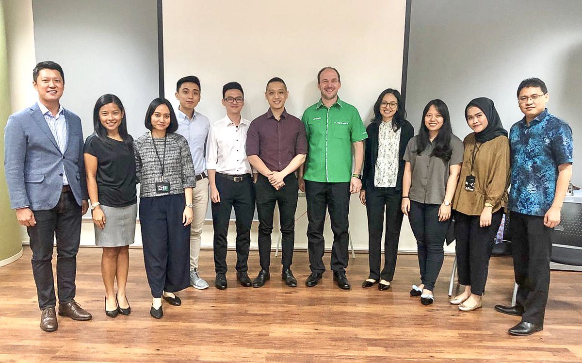 jpbertiz's tweet image. Meet the future leaders of Manulife Indonesia from the Regional LEAD Program. Photo taken at the onboarding and meet and greet session with the new CEO, Ryan Charland and other leaders from the local office. 

#ProudManulifer
#AsiaCampusSourcing
#LEADProgram
