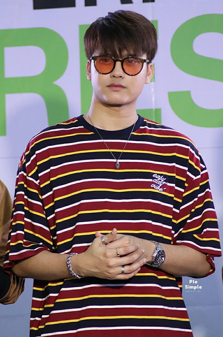 ple__simple's tweet photo. " อนึ่งคิดถึง หนึ่งเสตป" 😊💙
#PerfectRest
#RobinsonLifeStyleKanchanaburi
#nonttanont
#nontfam
#tanont916
#nontfamphoto
#ple_simple_gallely
@ Robinson Life Style | Kanchanaburi
🗒22/6/2019 https://t.co/DRJMr852yS