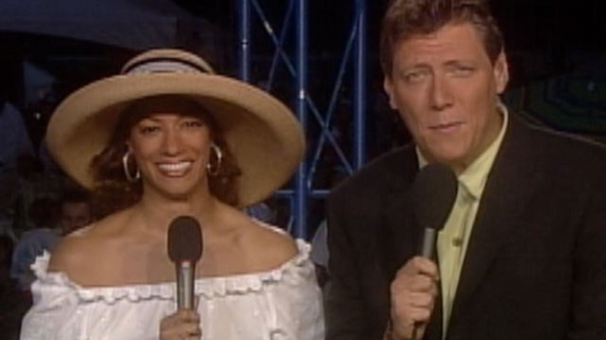 radiomike519's tweet photo. #RT @mikelisa800: RT @mikekakuk: @AM800News Hey @Beller800, 1) my sources have told me tonight's #fireworks will be the best ever. 2) what hat is #CarmenHarlam wearing? #Go4TheWorks #oldbit #FordFireworks #YQG #cklw @Local4News https://t.co/6Y8c9o5eIu