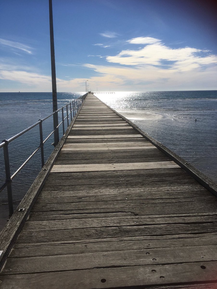 supamuzza's tweet photo. ⁦@JaneBunn⁩  
Perfect winter day at Rye. https://t.co/xAStEDZRhZ