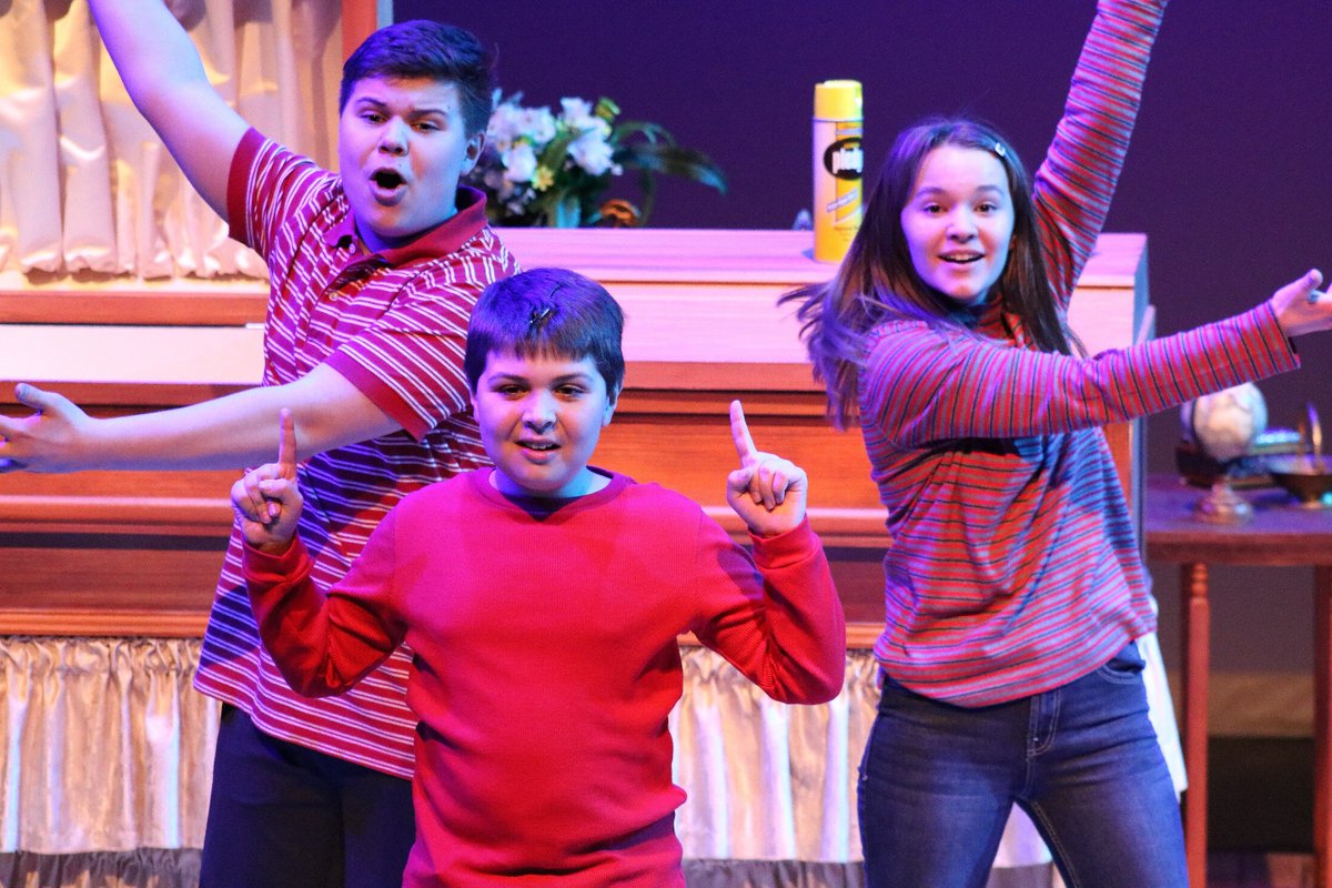 awards_sterling's tweet photo. Recipient Outstanding Musical Director: Janice Flower, Fun Home (@plainjaneyeg @VarsconaTheatre) #Sterlings2019 https://t.co/2TU9W6h4bM