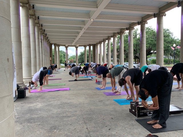 ICCcgihouston's tweet photo. #IDY2019 celebration at #NewOrleans LA by @jaibhaktiyoga
@narendramodi @PMOIndia @moayush @DrSJaishankar @shripadynaik @MEAIndia @ICCR_Delhi @IndianEmbassyUS @HarshShringla @anupamifs @AdhanaIfs @PIB_India @yogadayoftexas @ticcgihouston @DDNewsLive
#Yoga
#IDYcgiHouston https://t.co/pRJrHM6SNQ