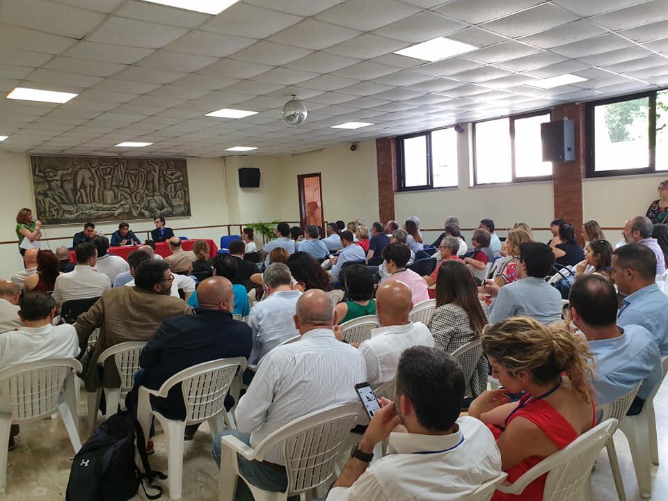 pdcampania's tweet photo. Ieri, alla “Casa del Popolo” di Ponticelli, si è svolta una partecipata Direzione.
Un momento di serio confronto di idee e di proposte che ci impegneremo a mettere in atto perché il nostro Partito torni ad essere protagonista della vita dei cittadini campani e italiani.
#PDunito https://t.co/Pou2ZVV3GI