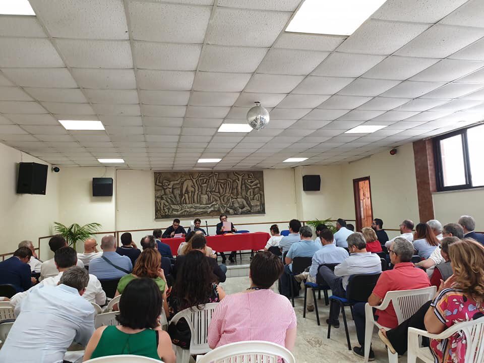 pdcampania's tweet photo. Ieri, alla “Casa del Popolo” di Ponticelli, si è svolta una partecipata Direzione.
Un momento di serio confronto di idee e di proposte che ci impegneremo a mettere in atto perché il nostro Partito torni ad essere protagonista della vita dei cittadini campani e italiani.
#PDunito https://t.co/Pou2ZVV3GI