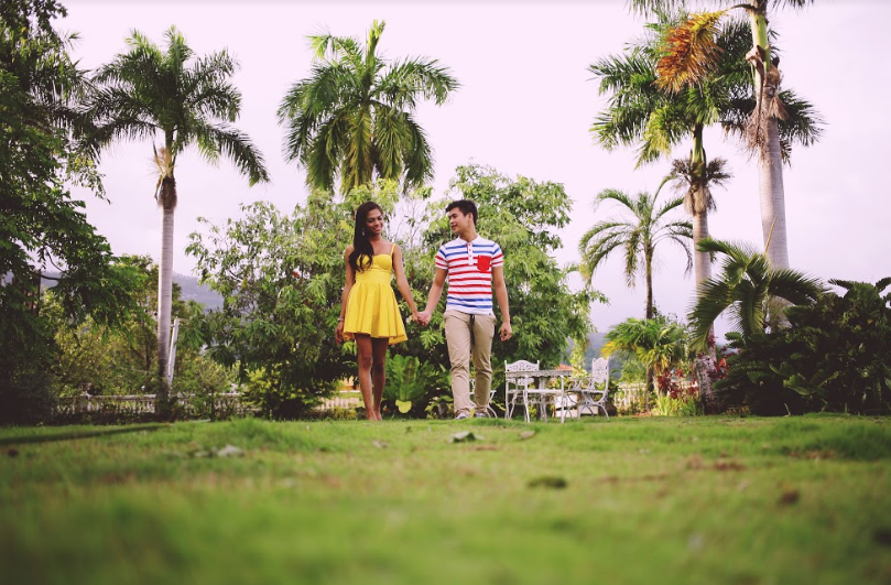 DateLadyboys's tweet photo. Don't worry about the rules by the book when it comes to first dates. Hold her hand!

#Ladyboy #LadyboyDating https://t.co/NnszNncJ4c