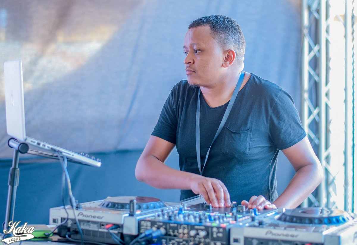Kaka_Empire's tweet photo. Deejaying is Life, Passion, & Profession. Let @DJJr254 show you... Next Track will absolutely be Awesome, Just for YOU!
Call/Text 0740 347 337 to Book him Today.
#PartyWithDjJr
#EmpireDjs
#KakaEmpireIsTheLifestyle https://t.co/9meRpOCy1l
