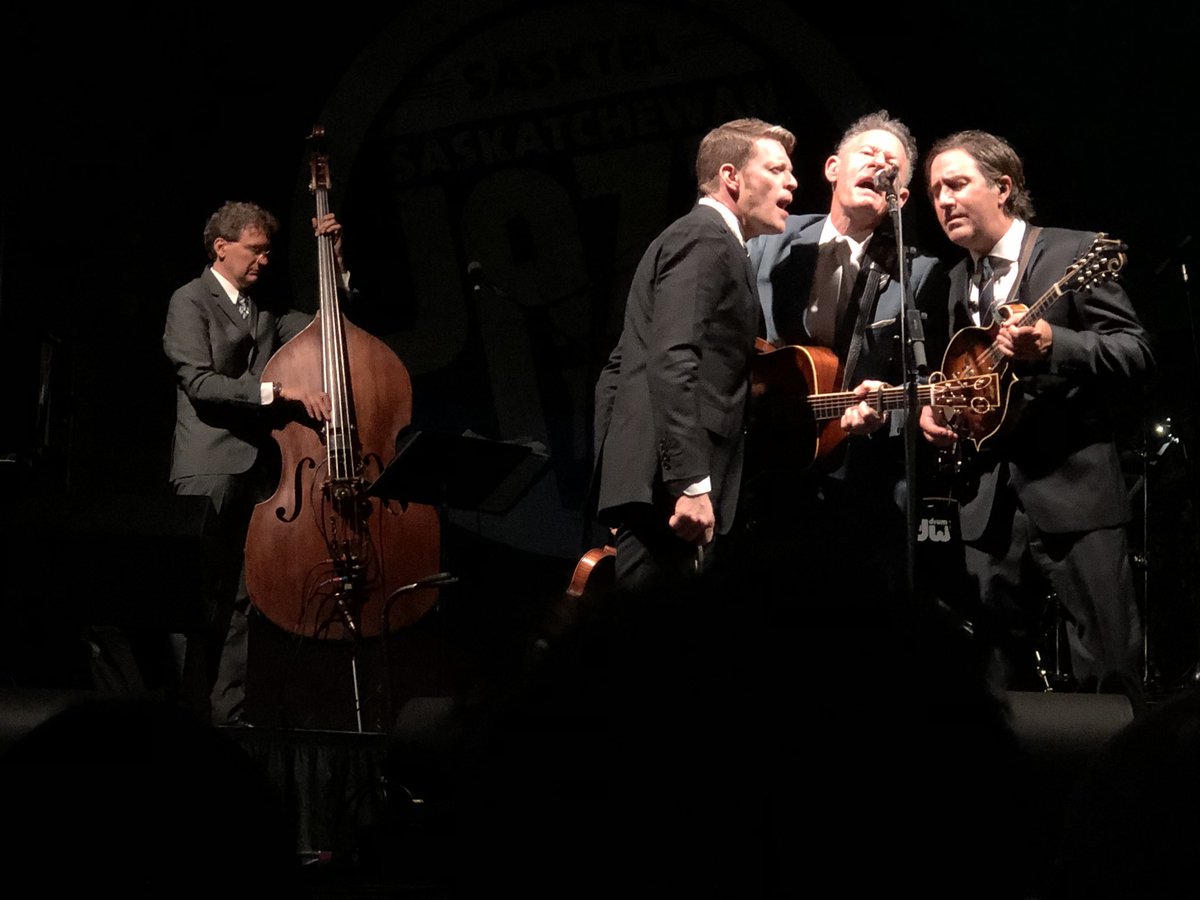 Still in the afterglow of an amazing concert <a href="/LyleLovett/">Lyle Lovett</a> put on in #YXE last night. Large Band full of amazing players.