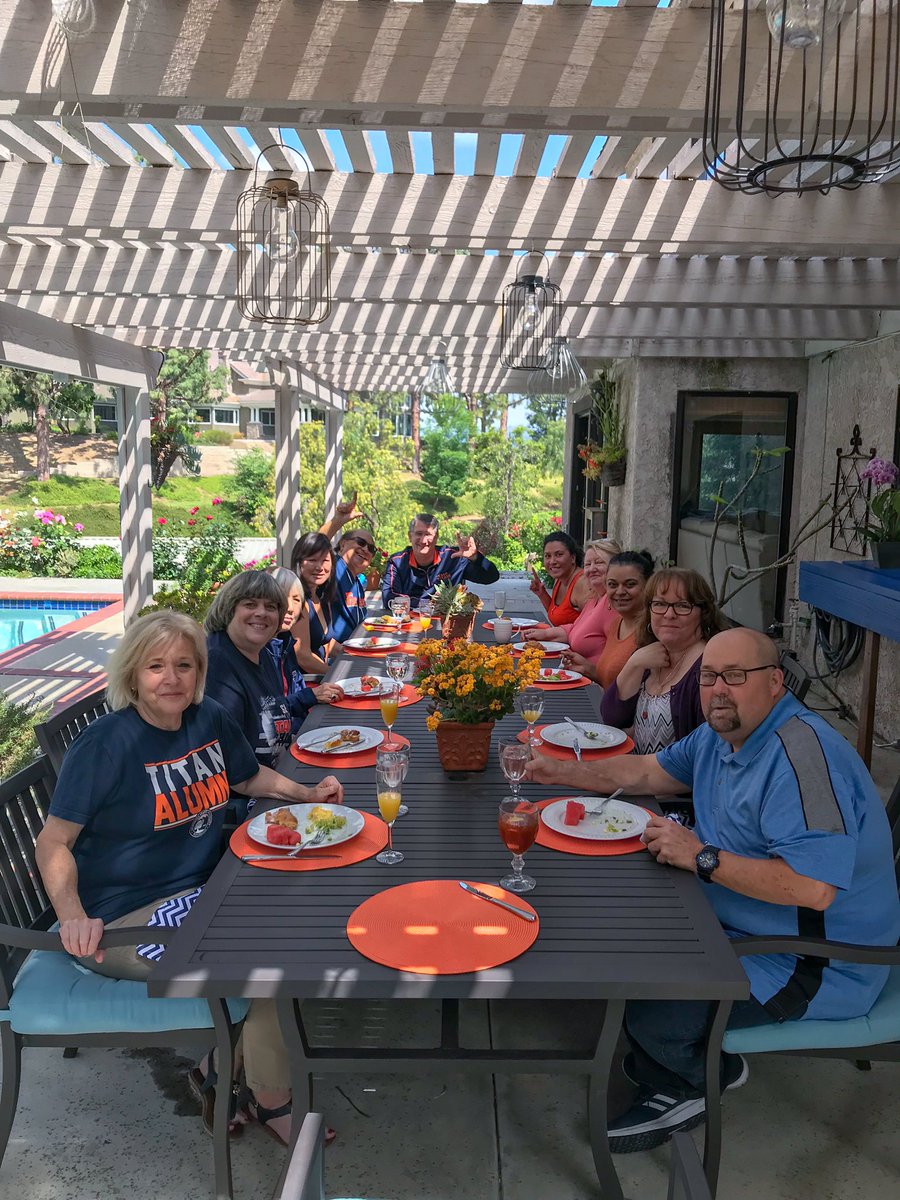 dorissa's tweet photo. Spending quality time with my Spring Family (Section L) is the reason @csuf is #MyTopCollege #gotitans #csufbaseball #fb https://t.co/UQu7PZhvW9