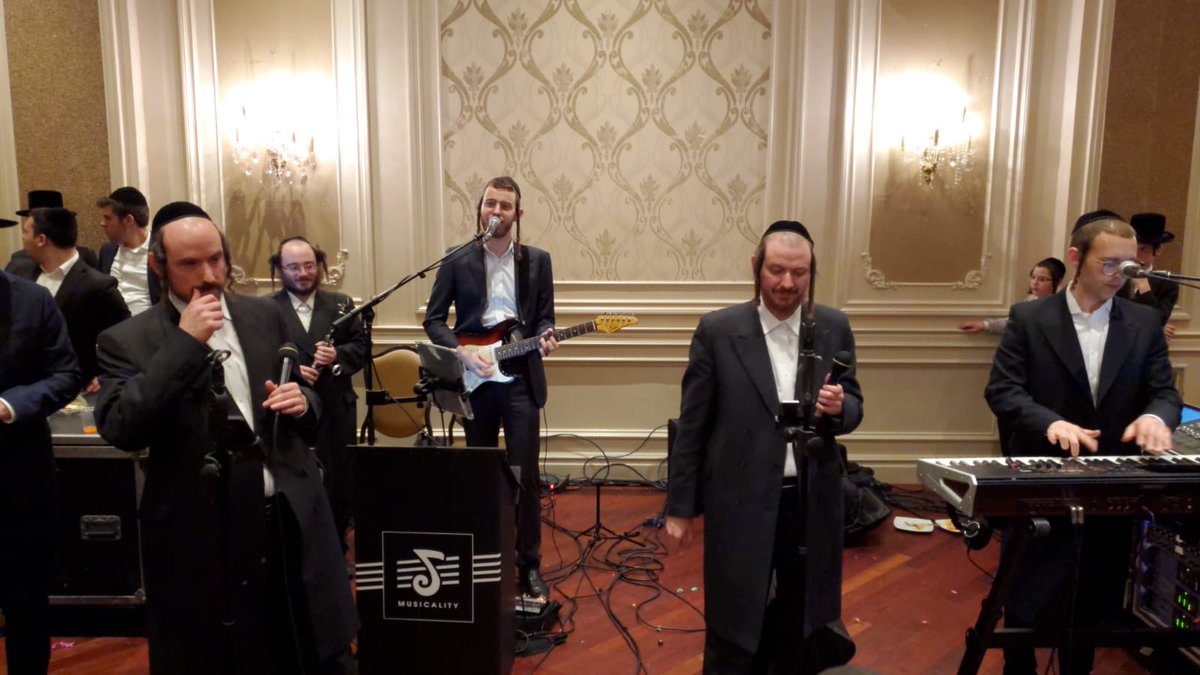 Jewish Music (@jewishmusichook) on Twitter photo Beautiful wedding tonight by the great <a href="/achimfreund/">Freund Brothers</a> & <a href="/YoelyFreund/">Yoely Freund</a> as leads music by <a href="/YossiShtendig/">Yossi Shtendig</a> & <a href="/MoishyGuitar/">Moishy Schwartz</a> Beautiful wedding tonight by the great <a href="/achimfreund/">Freund Brothers</a> & <a href="/YoelyFreund/">Yoely Freund</a> as leads music by <a href="/YossiShtendig/">Yossi Shtendig</a> & <a href="/MoishyGuitar/">Moishy Schwartz</a>
