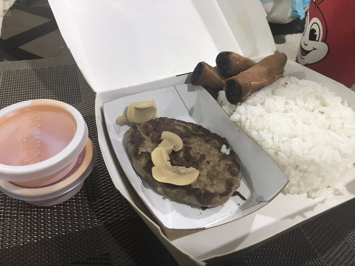 iamjohnpatrich's tweet photo. Thank you @Jollibee Harrison Plaza ang lungkot  ng meal ko ;( . https://t.co/Qt8xQ4JHIp