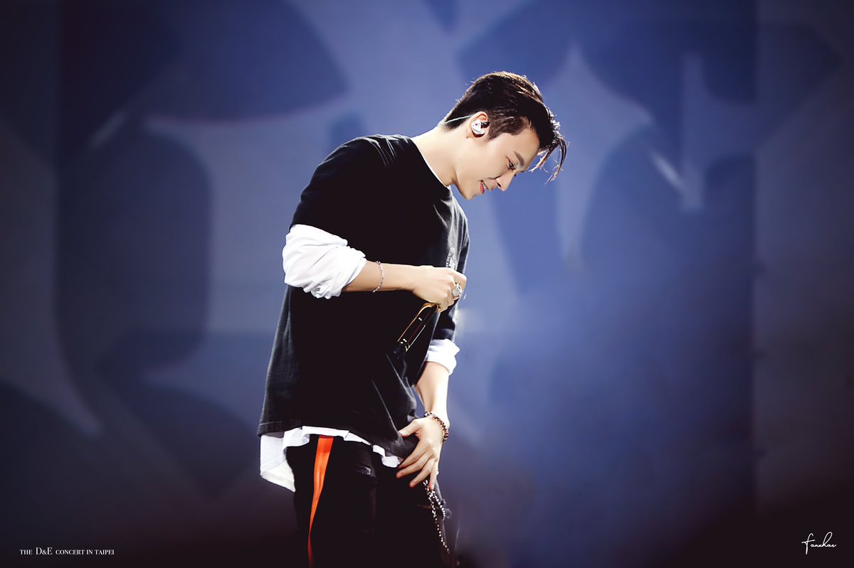 fanphotogallery's tweet photo. DO NOT EDIT OR REMOVE LOGO 
190622 The D&amp;E concert in taipei
#Donghae @donghae861015 https://t.co/PndHQ8fvYn
