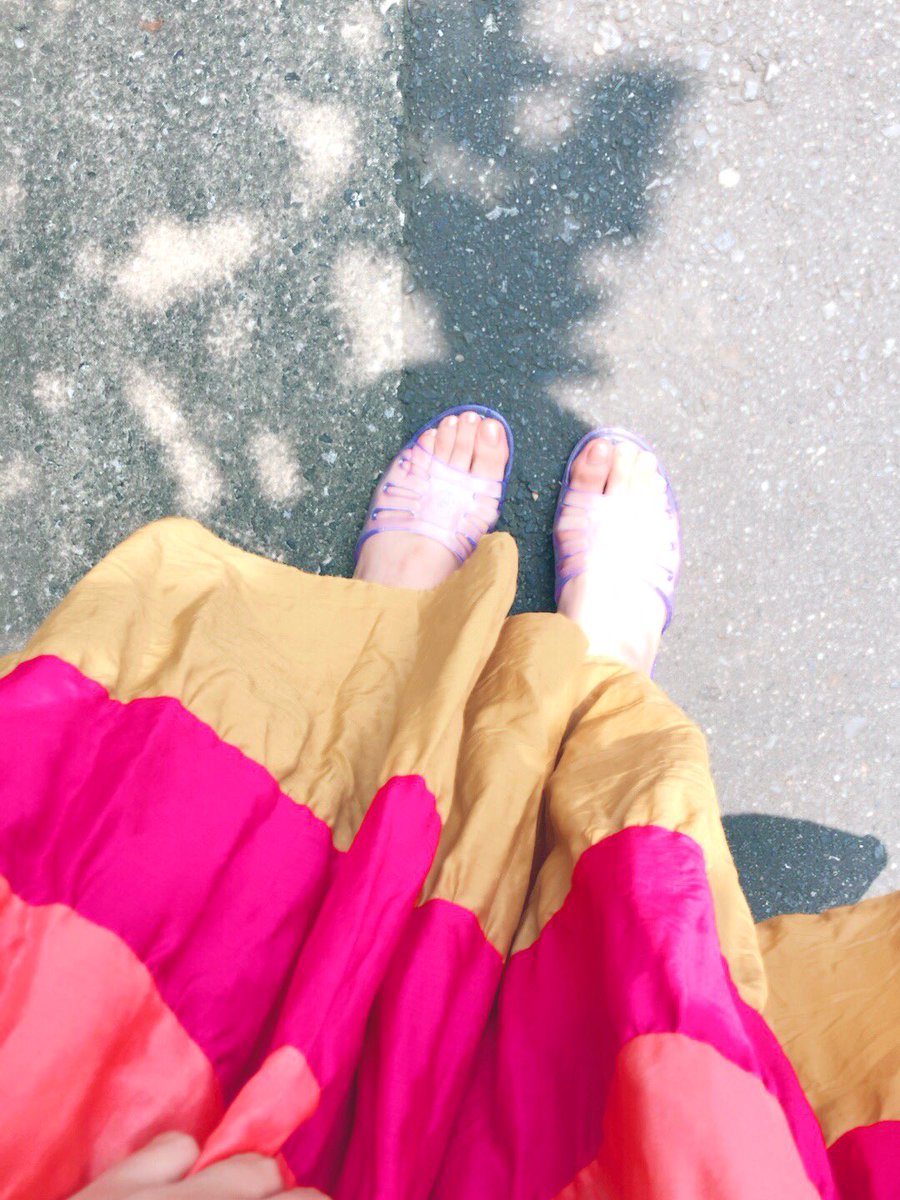 nagasakamiyuki's tweet photo. 今日は免許の更新にー(❁´ω`❁)
お出かけは
#cocco の #compositiona のドレスで(❁´ω`❁)
あと、透明な便サン(*´罒`*)
最近のサンダルはもっぱら便サン。。
(姿見がないので全然上手に撮れないのでもはや雰囲気で♡) https://t.co/alDqnIri7p