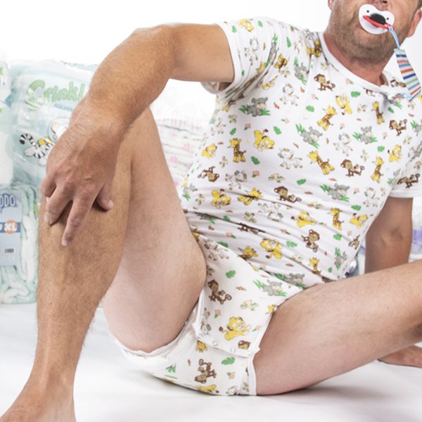maxtwomaxtwo's tweet photo. #diapertime #abdldiapers #littlespace #ilovediapers https://t.co/L8bnSX7reh