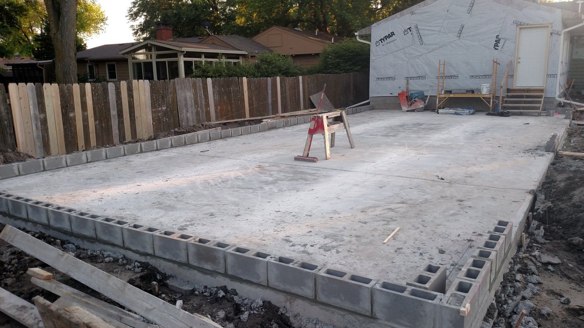 MrNovotnyGHS's tweet photo. 70 block laid today... Not bad for having to lay and tend.. https://t.co/iJRyPhP7pV
