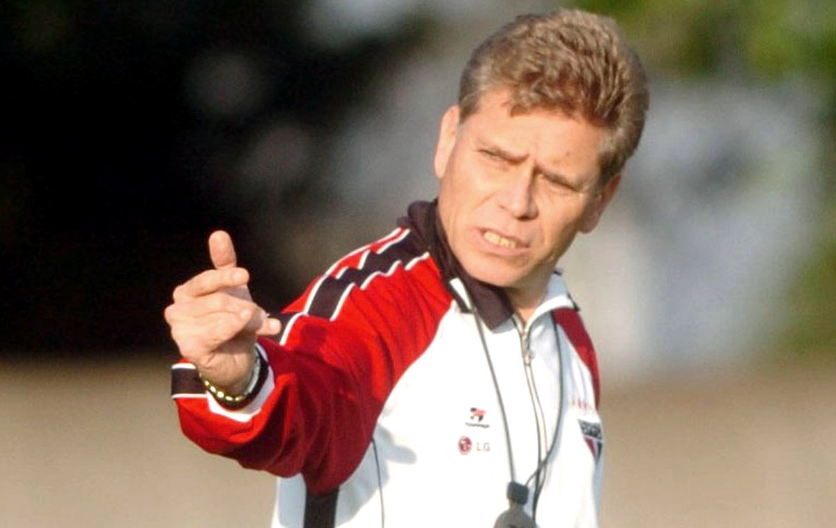 arqtricolor's tweet photo. #TesteAT - Como anda sua memória sobre a Libertadores 2005?
https://t.co/vRCNP6aORb https://t.co/PQMKgx4X8x
