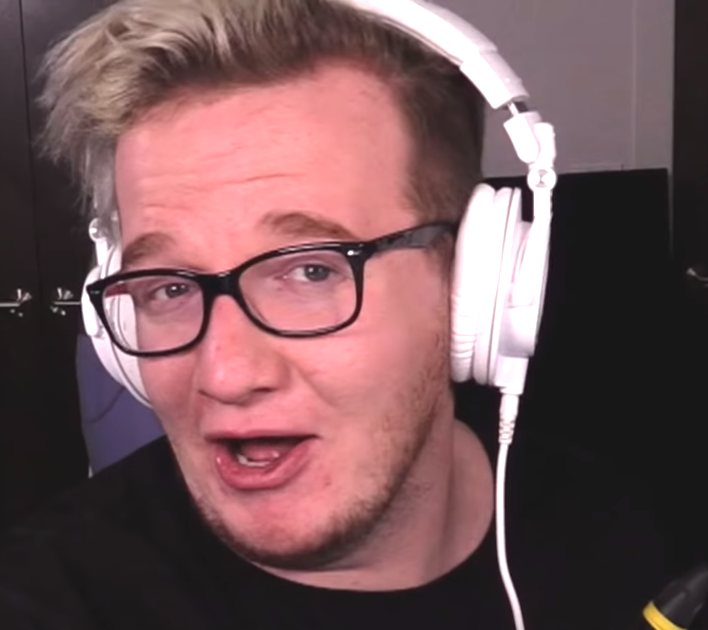 SadisticWalnut's tweet photo. @MiniLaddd I like to call this one, "Observe." https://t.co/VBBMetxOz7