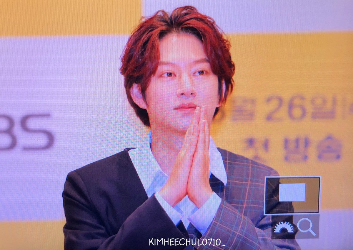 KIMHEECHUL0710_'s tweet photo. 190625 

잘생김이 태어나면 김!희!철!🙆‍♂️🙆‍♂️

#김희철 #희철 #희님 #우주대스타 #KIMHEECHUL #HEECHUL #金希澈 #ヒチョル #슈퍼주니어⁠ #슈주 #SJ https://t.co/3XJtcTMjz0