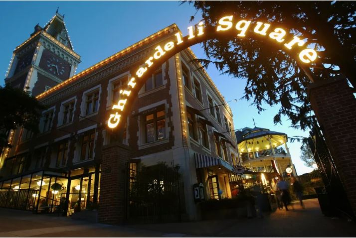 AIASF's tweet photo. 5 Things to do in SF During the NEXT Conference
#4 Grab a Sweet Treat at Ghirardelli: Got a sweet tooth? You’re in luck! Visit San Francisco’s premier chocolate company to grab a treat. They’ve got everything from ice cream to hot brownie sundaes. #NEXTSF https://t.co/wnc7VTifoO