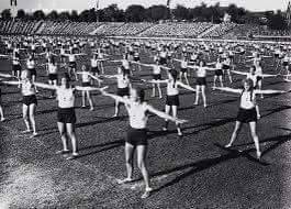 suraj_yadav2005's tweet photo. Hitler promoted Calisthenics as part of the "Mind and Body" policy for building physically able youth. These programs blanketed German schools, colleges and youth organizations. Mega annual events were regularly staged to promote the "Mind and Body"policy.

#DesiHitler 😂 https://t.co/Pwalg4z8C6