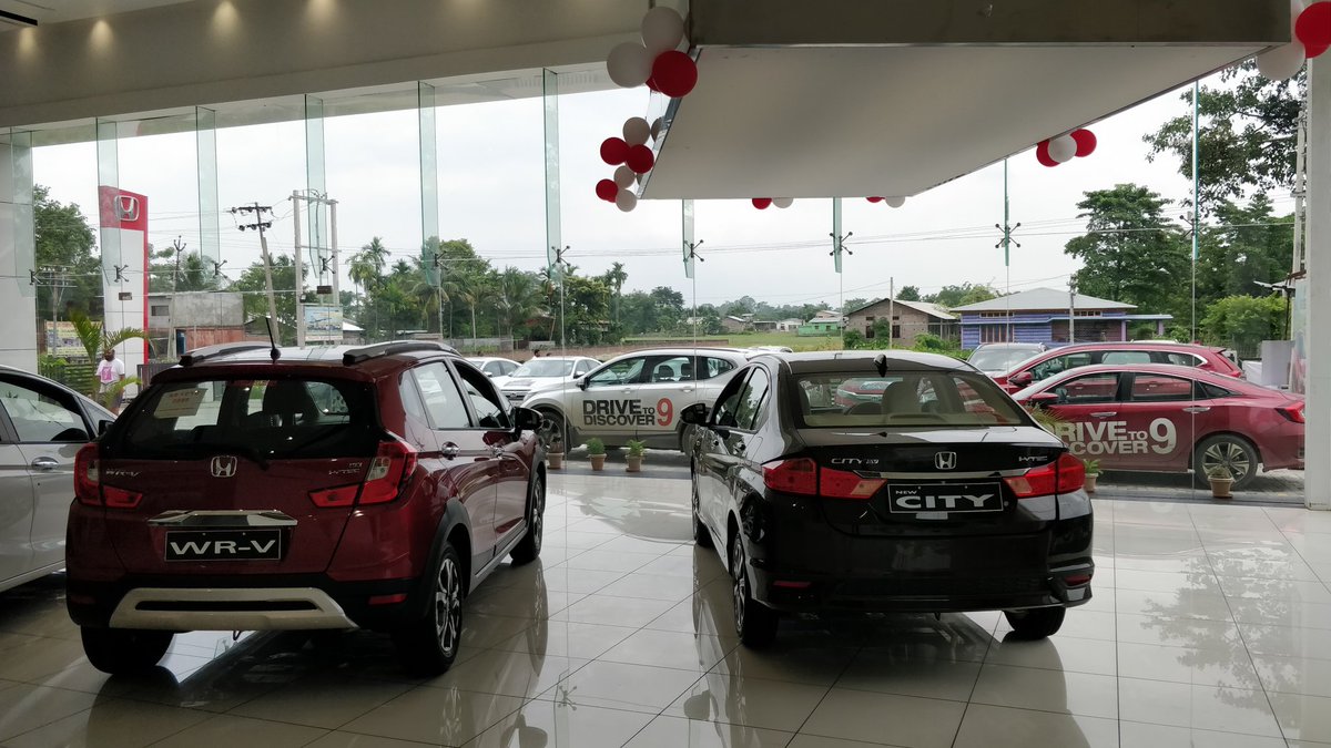 Clint__Thomas's tweet photo. Drive to Discover 9 visits Honda’s dealership at Tezpur. The new dealership is one of the first Honda dealerships which adopted the new corporate identity as part of Honda’s plan to revamp its dealership facilities across the country.  @HondaCarIndia #DriveToDiscover9 https://t.co/eesp7BAo1a