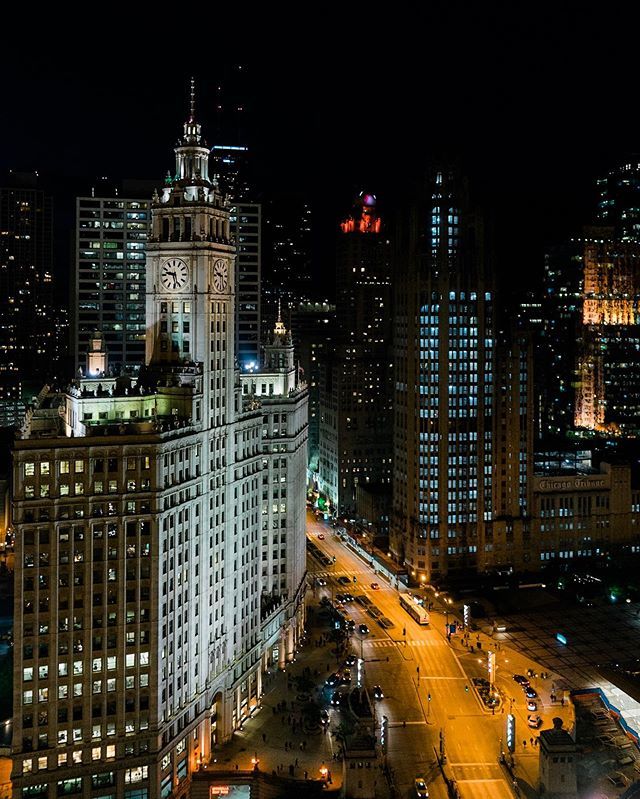 migltellez's tweet photo. The views from @lhchicago never get old. @jank.photo and I ended up here the other night and had an incredible view of the city at night. 📸 ·
·
·
·
#ig #chicago #cityscape #moodygrams #cityscapes #all2epic #cityscapesnyc #visualambassadors #chicagogr… https://t.co/G1SLwzKxAb https://t.co/rM9rZFoLaG