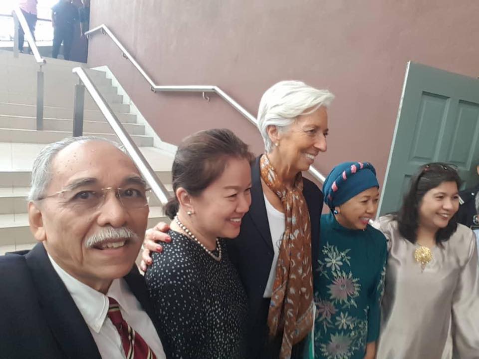 Yasmin Merican <a href="/myhellogold/">HelloGold</a> Director and Advisor with <a href="/IMFNews/">IMF</a> Managing Director <a href="/Lagarde/">Christine Lagarde</a> in Kuala Lumpur Malaysia, both alumni of the AFS (American Field Service) cultural exchange program to the United States in the 70s.
#fintech can accelerate #financialinclusion