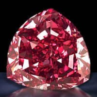 cosmicgems's tweet photo. #GemsForLife
You are not allowed to touch a red diamond. If you touch you get hypnotized, mesmerized and drawn into its mystique world. You will not lose consciousness but your purse surely does.
https://t.co/FtqpRa8dRx
Image: Moussaieff-red-diamond-Cape Town Diamond Museum https://t.co/GmyX7JEIAL