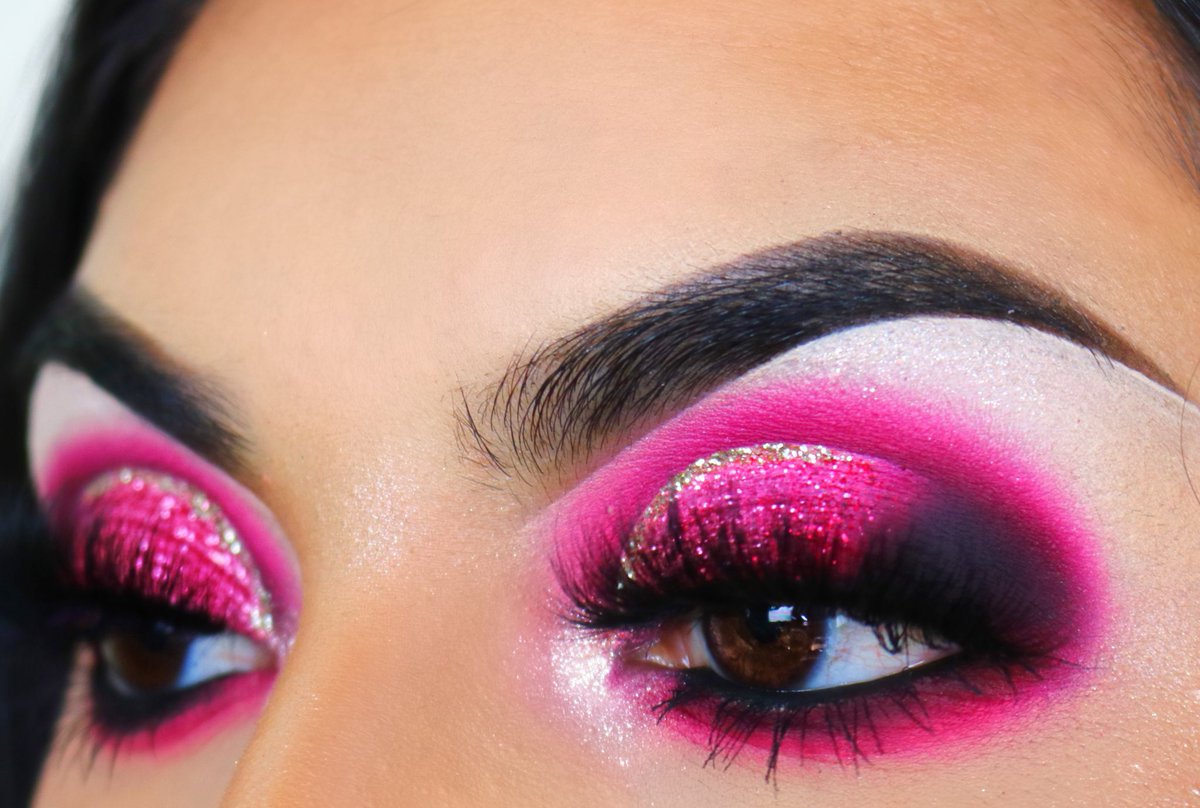 vraamosmakeup's tweet photo. Sponsored content for tomorrow, what do you guys think? 😬 https://t.co/mLVwgSKizu