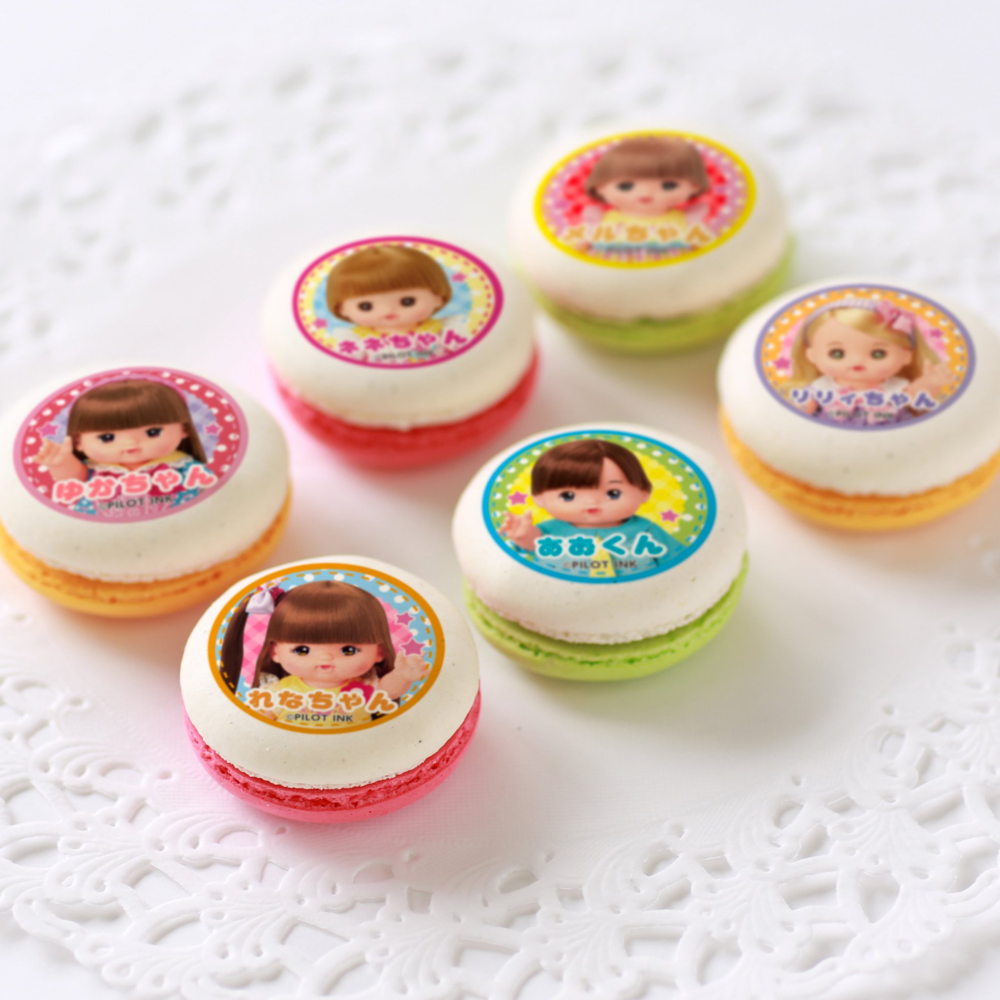 メルちゃん 公式 おしらせ メルちゃんのケーキが新登場 かわいいホールケーキの他にマカロンもあるよ みんな おたんじょうびや おいわいに メルちゃんの ケーキは いかが くわしくは こちら T Co Nxmgvpinjo T Co