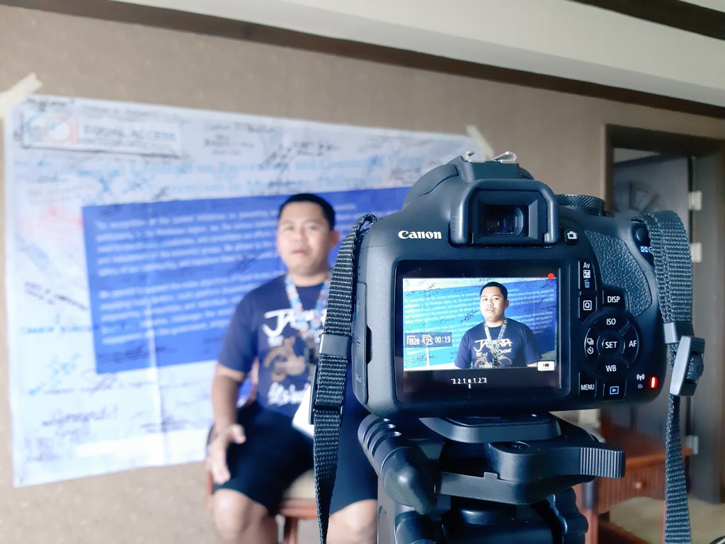 EqualAccessPH's tweet photo. Everyone has a story to tell, and so here they are telling theirs. #storybox #Up2YouthTechCamp #EAIPH #EUI #equalaccessinternational https://t.co/cYCAdVjGg6