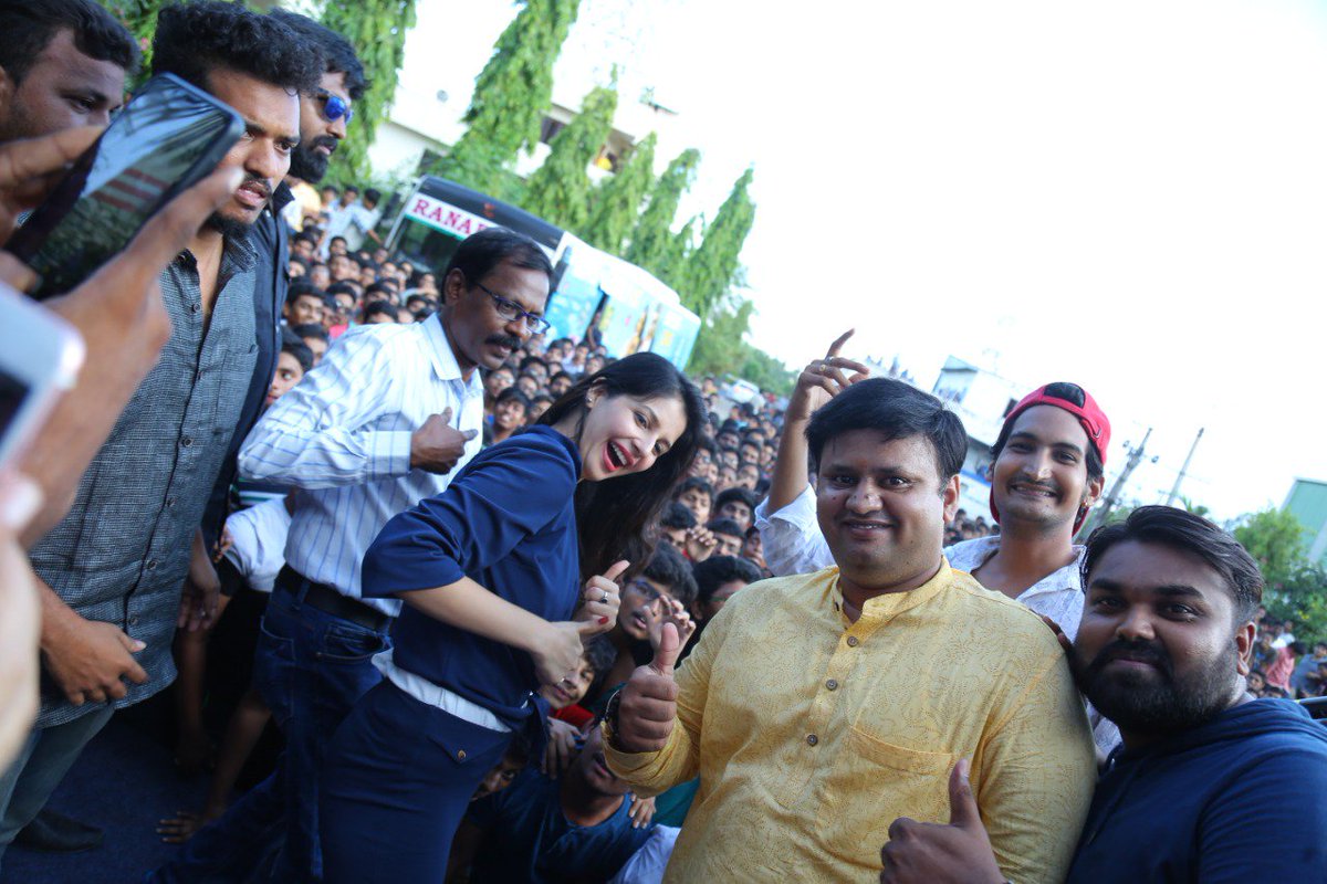 FilmyFocus's tweet photo. #FirstRankRaju Success Tour In Vijayawada 

#ChetanMaddineni,#Kashishvohra 
#NareshKumarHN #KiranRavindranath @MangoMusicLabel https://t.co/AjZdUXaA7B https://t.co/F8Owd5YTnw