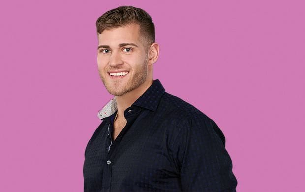 celiaibarraa's tweet photo. Spot the difference #TheBachelorette https://t.co/5Cn2hEaDpw