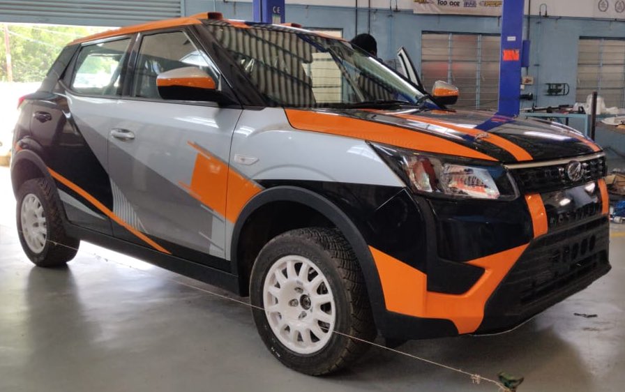 odmag's tweet image. #INRC: @Gillracing to drive @MahindraAdvntr #XUV300 #R2 running @JKTyreRacing tyres in 2019, while @amittrajit will get behind the wheel of an XUV300 Turbo Diesel running @MRF_Racing tyres. 

#INRC2019 #IndianRallying #GauravGill

Full story here: tinyurl.com/y6d7qqrg