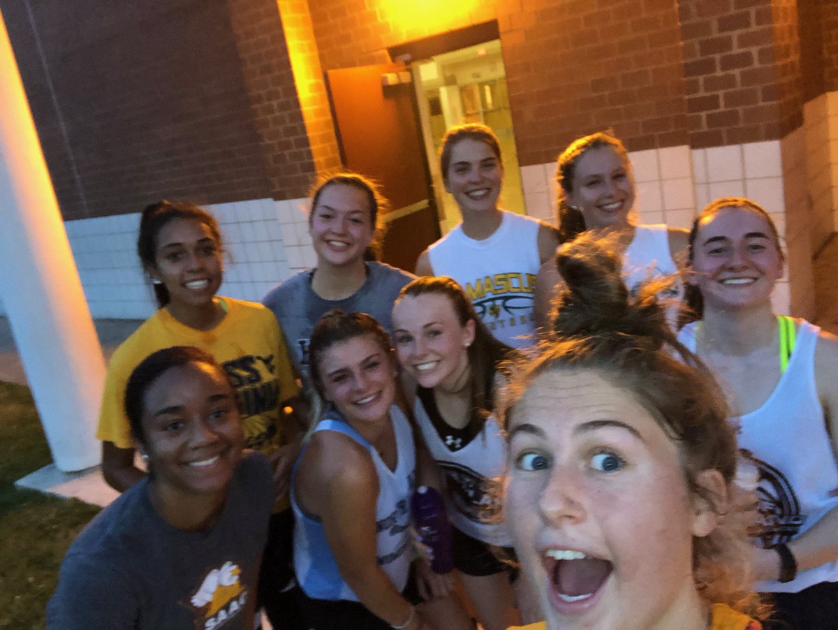 DHSGirls_Hoops's tweet photo. Look who got together to hoop last night.  That's some serious athletic talent right there!!  Once a Hornet, always part of the Hive.  #hornetpride.  @uabestofmd https://t.co/BVPIVeGsrx