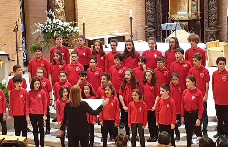 lasendaBurgos's tweet photo. Justo antes de que den comienzo de forma oficial los Sampedros, hoy tendrá lugar una de las primeras actividades incluidas en el programa: el Teatro Principal acogerá el Concierto extraordinario de Fiestas por parte de las Corales Infantil y Juvenil del Orfeón Burgalés (20:30h) https://t.co/oirgrPgluP