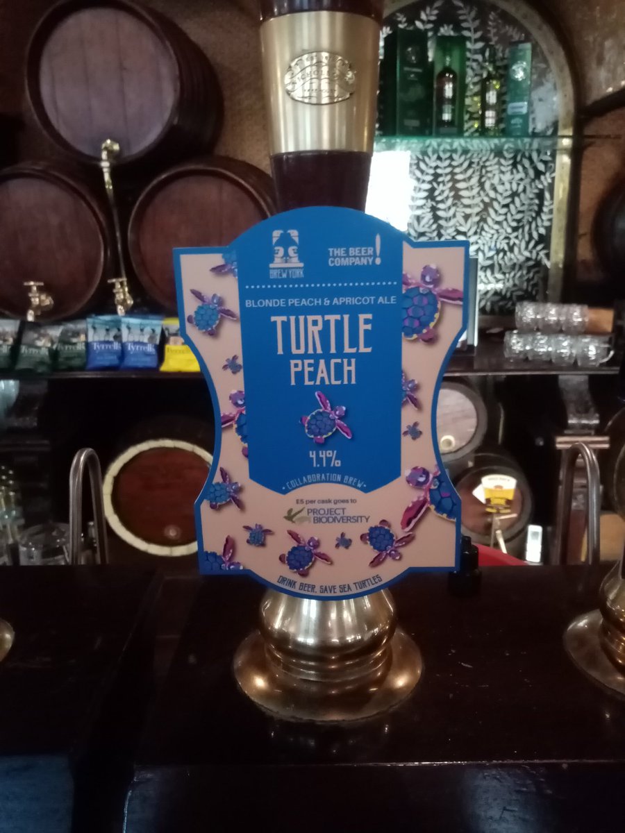 micktcos68's tweet photo. New for #CaskTuesday @CrownBarBelfast familiar favourite @Whitewaterbeer Belfast Ale 4.5% abv is back & one from our @Nicholsonspubs seasonal listings @brewyorkbeer Turtle Peach 4.4 %abv plus national and local... @camra_ni
@spbwni @Belfastbeerblog https://t.co/kY6bzjPlvM