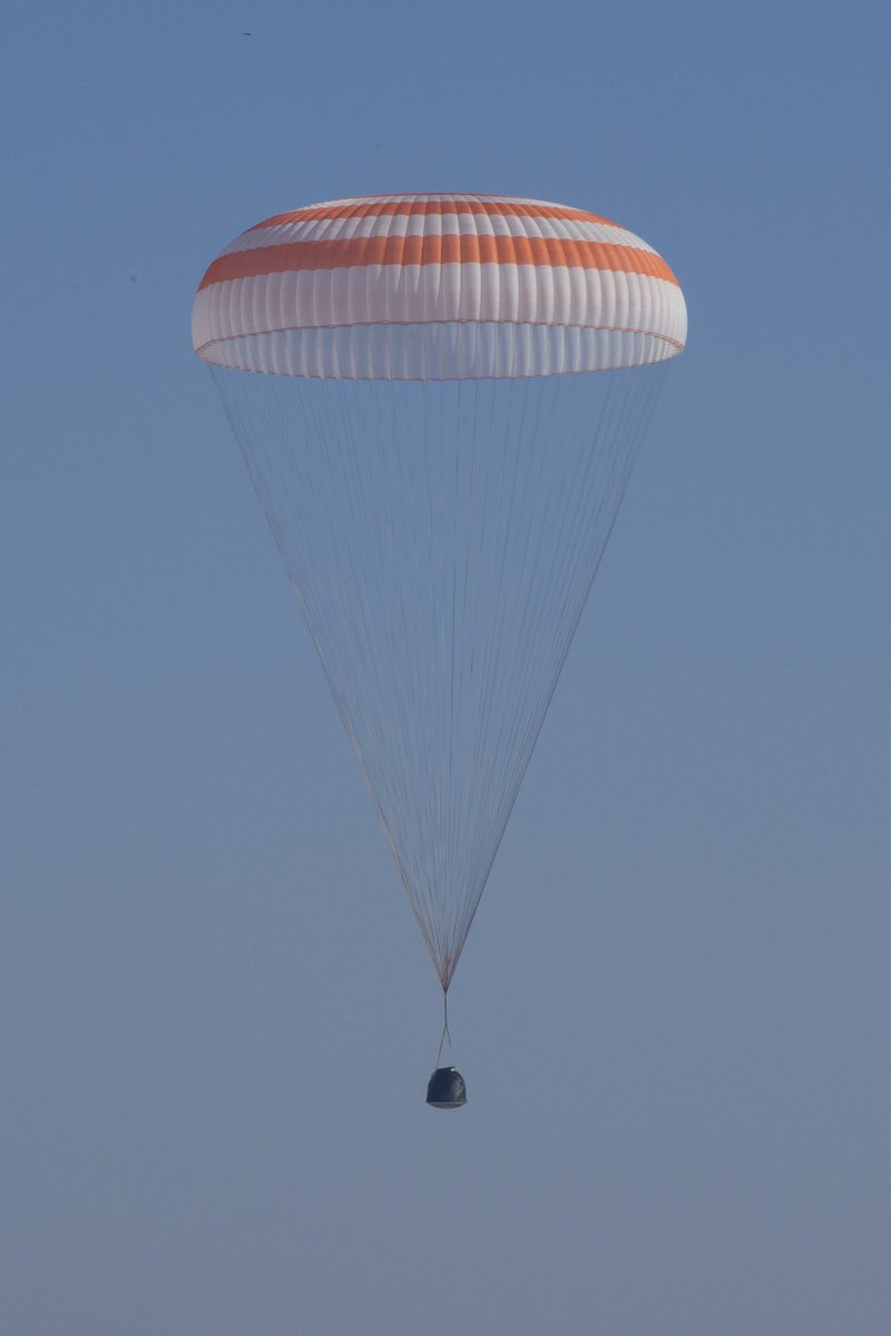 ShuttleAlmanac's tweet photo. Coming home. #SoyuzMS11 #Exp59 landing #ISS https://t.co/py7ESEYkzY