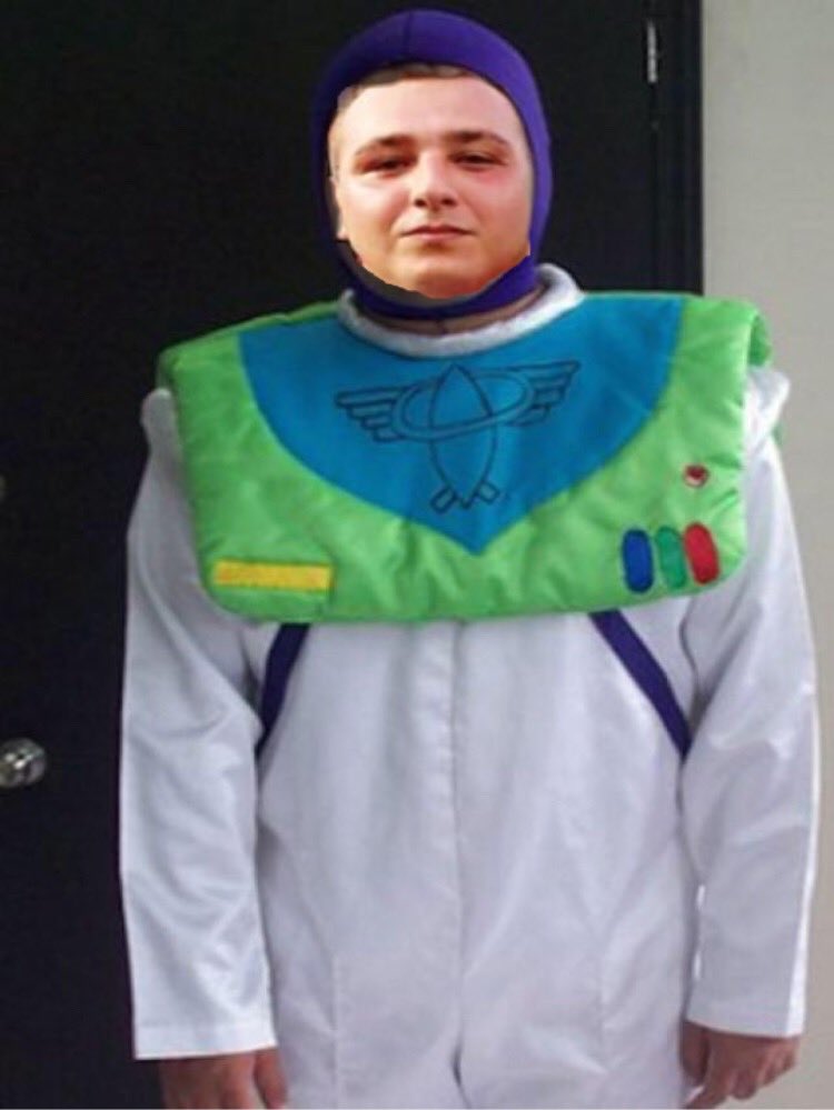 Mi amigo <a href="/topacornejo/">bólido</a> después de ver toy story 4