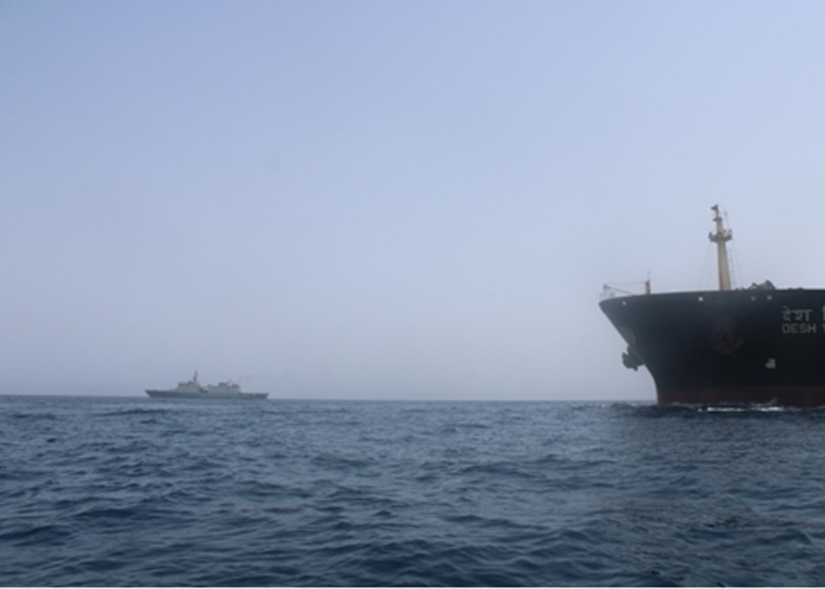 scribesoldier's tweet photo. Update: #OperationSankalp Till today 5 Very Large Crude Carriers/ ULCCs ships have been assisted by the well armed security teams of @indiannavy crossing the Straight of Hormuz. The Straight connects Arabian Sea and Persian Gulf.

@NewIndianXpress https://t.co/PW2Xm8rVbz