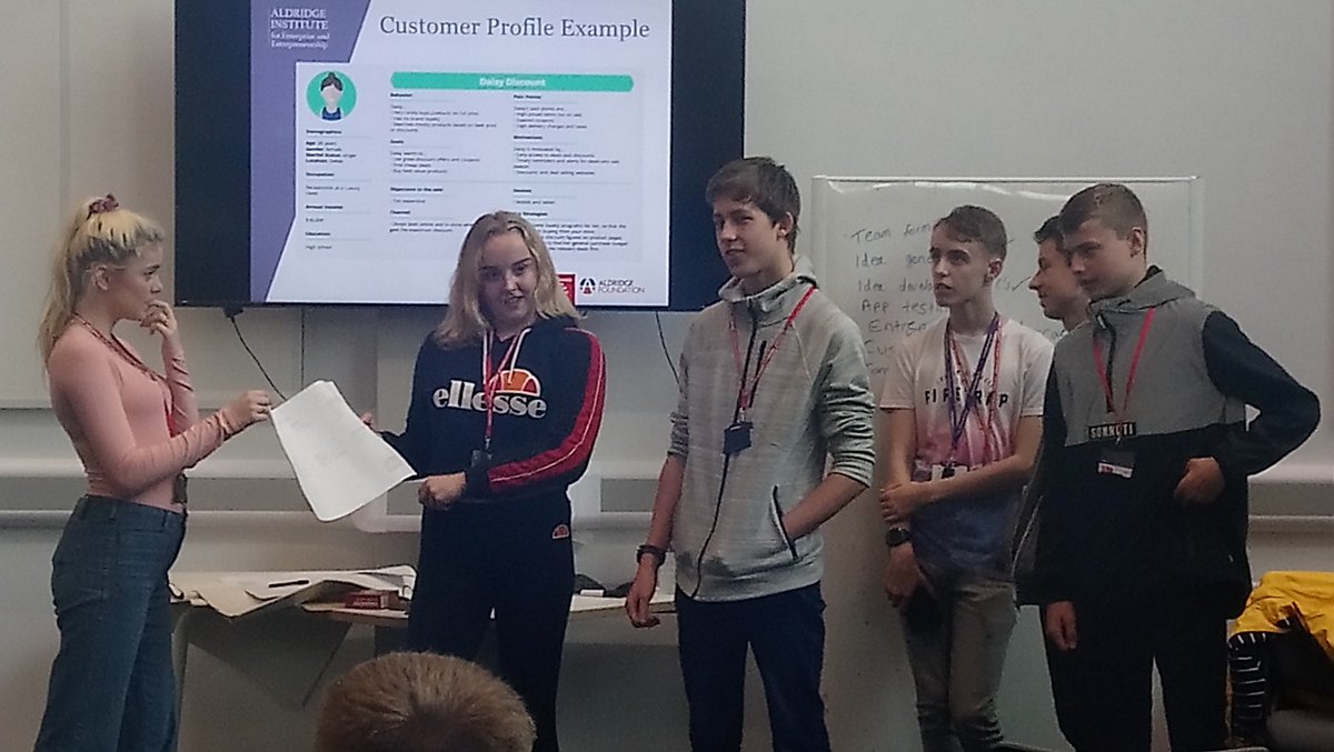 @UTCMediaCityUK students designing an entrepreneur superhero, profiling a customer and presenting the customer to the group @BristolUni #creativity #ELEVATEsummerschool