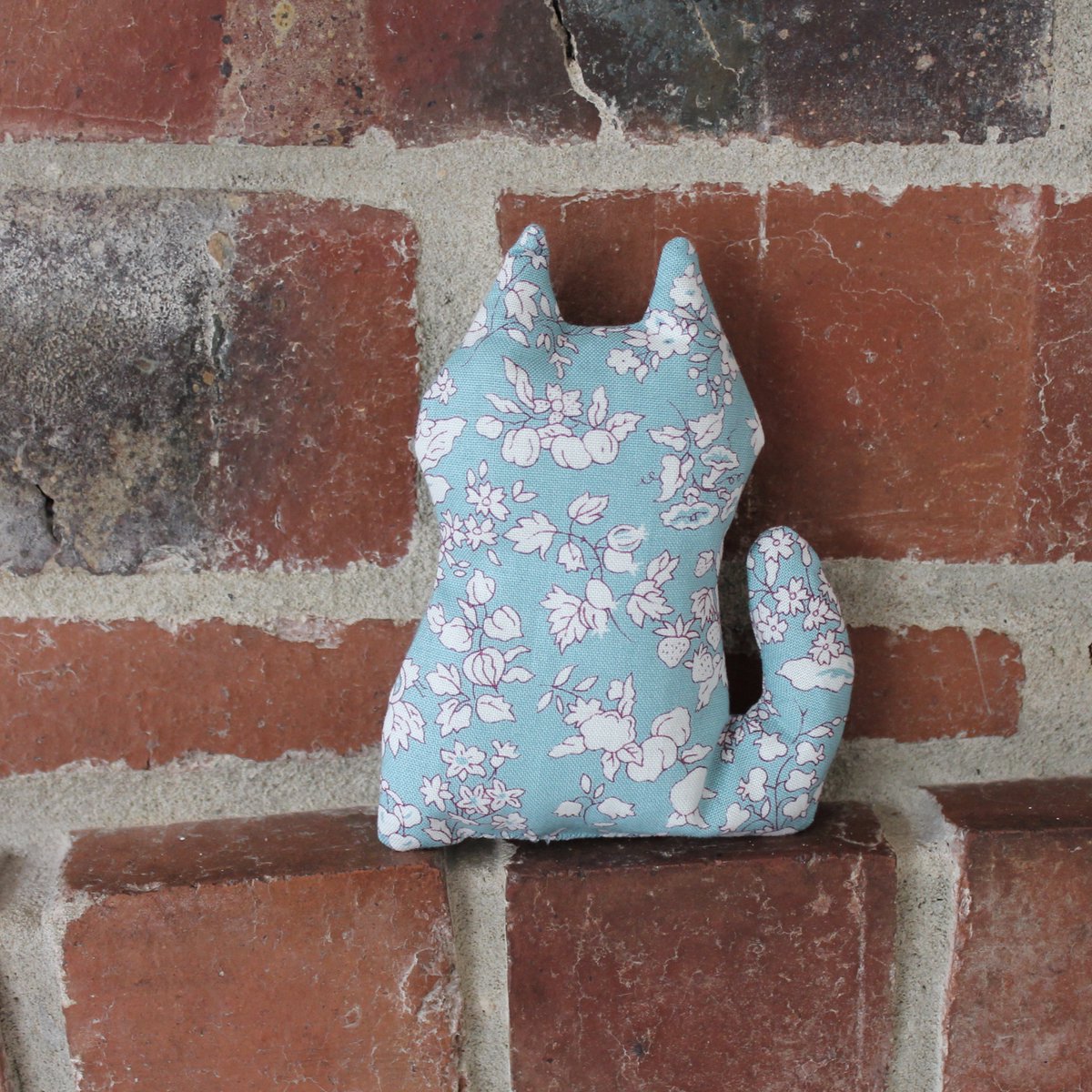 pawsbefunky's tweet photo. Spending the morning adding new products hoping the rain will stop
https://t.co/7uYCzuYUVx
#handmade #Lavender https://t.co/GdVhv0Q51x